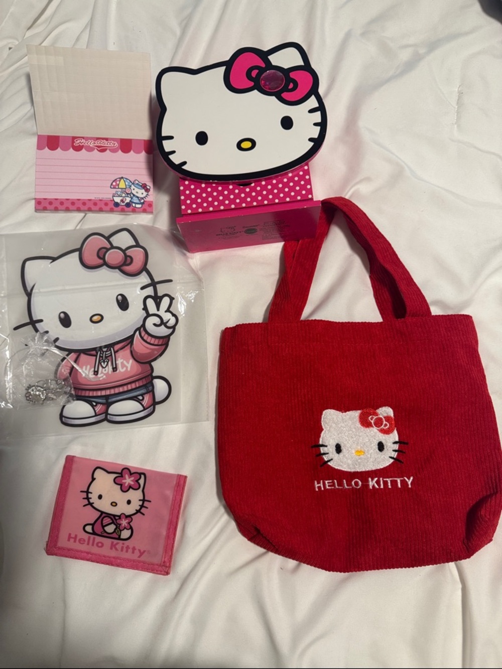 Hello Kitty Red and Pink Character Gift Set